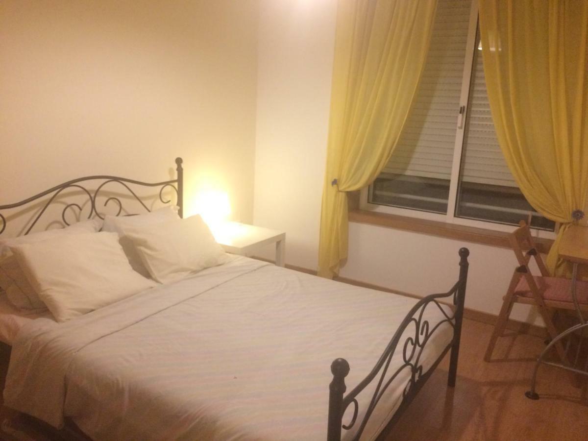 Oporto Apartment Canide Beach บีลาโนวาเดกายา ภายนอก รูปภาพ